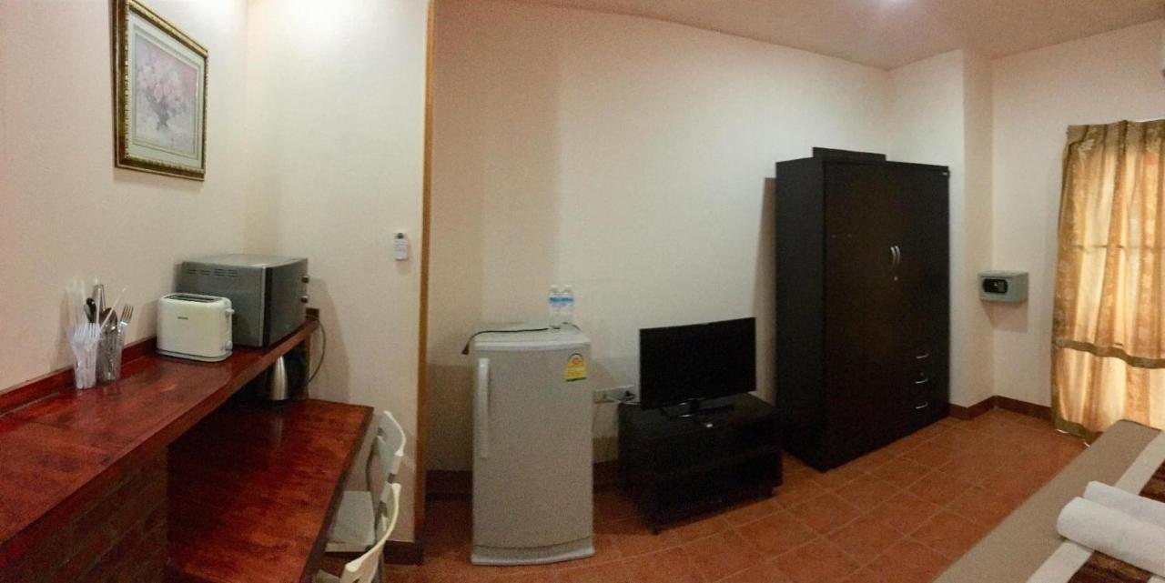 Anchana House Jomtien Beach Exterior photo