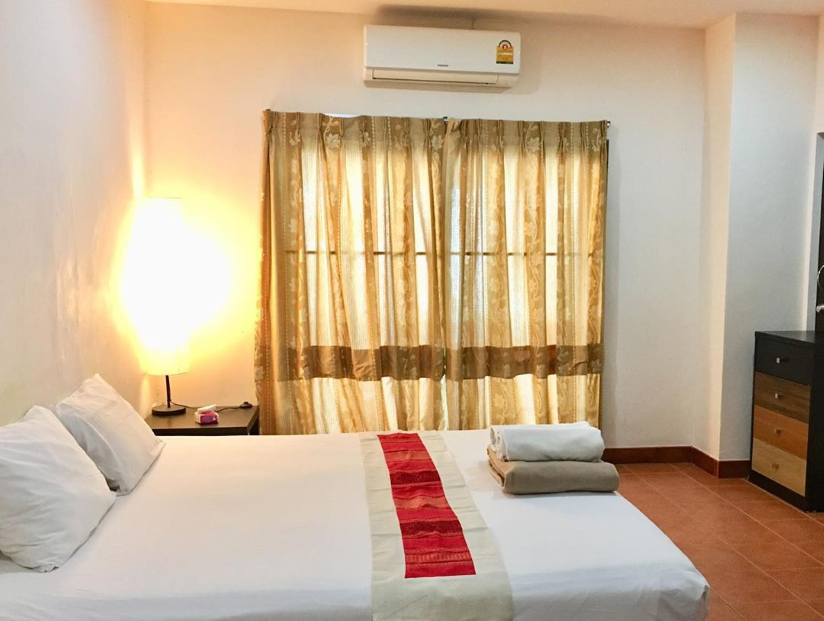 Anchana House Jomtien Beach Exterior photo