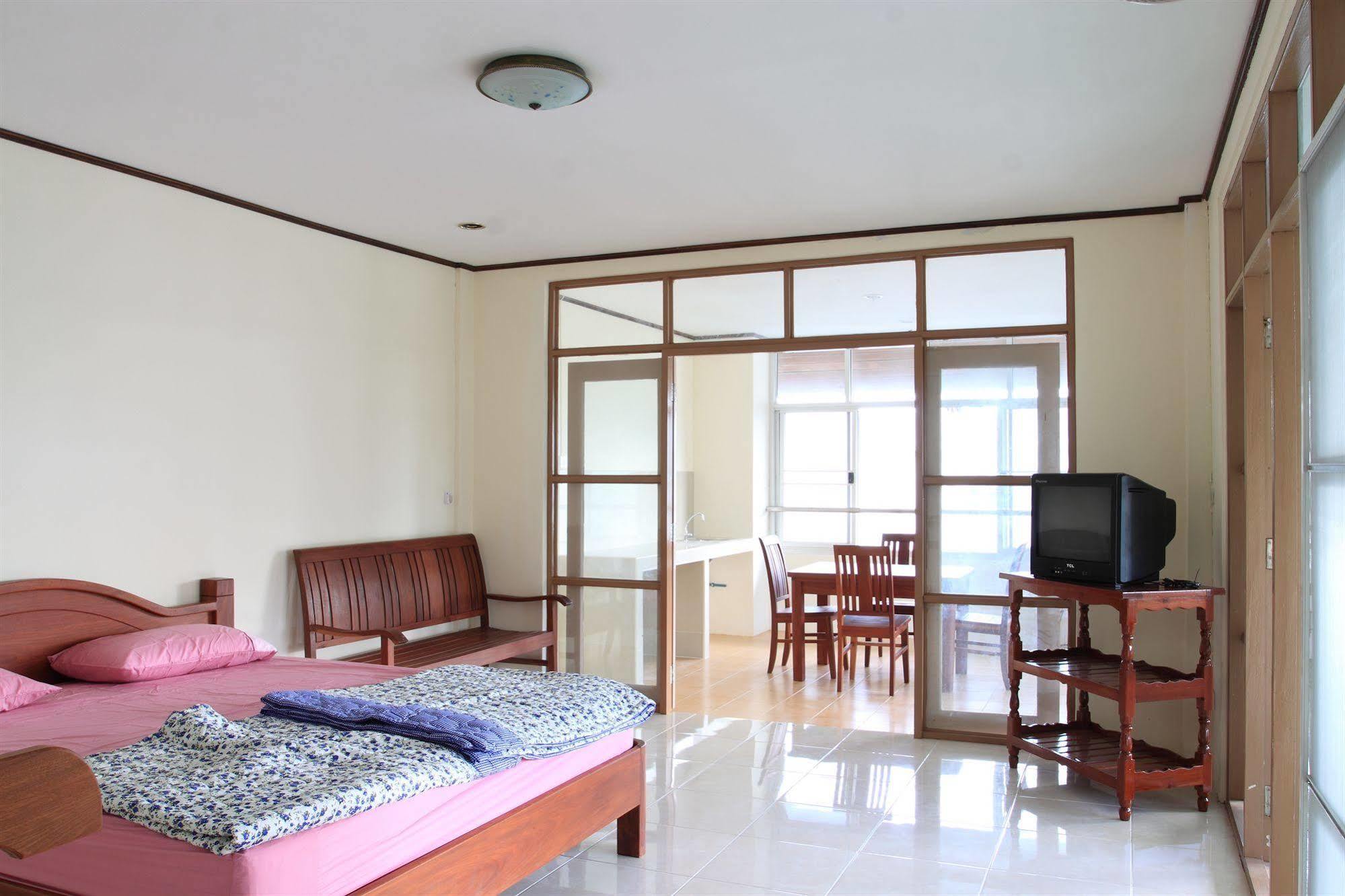 Anchana House Jomtien Beach Exterior photo